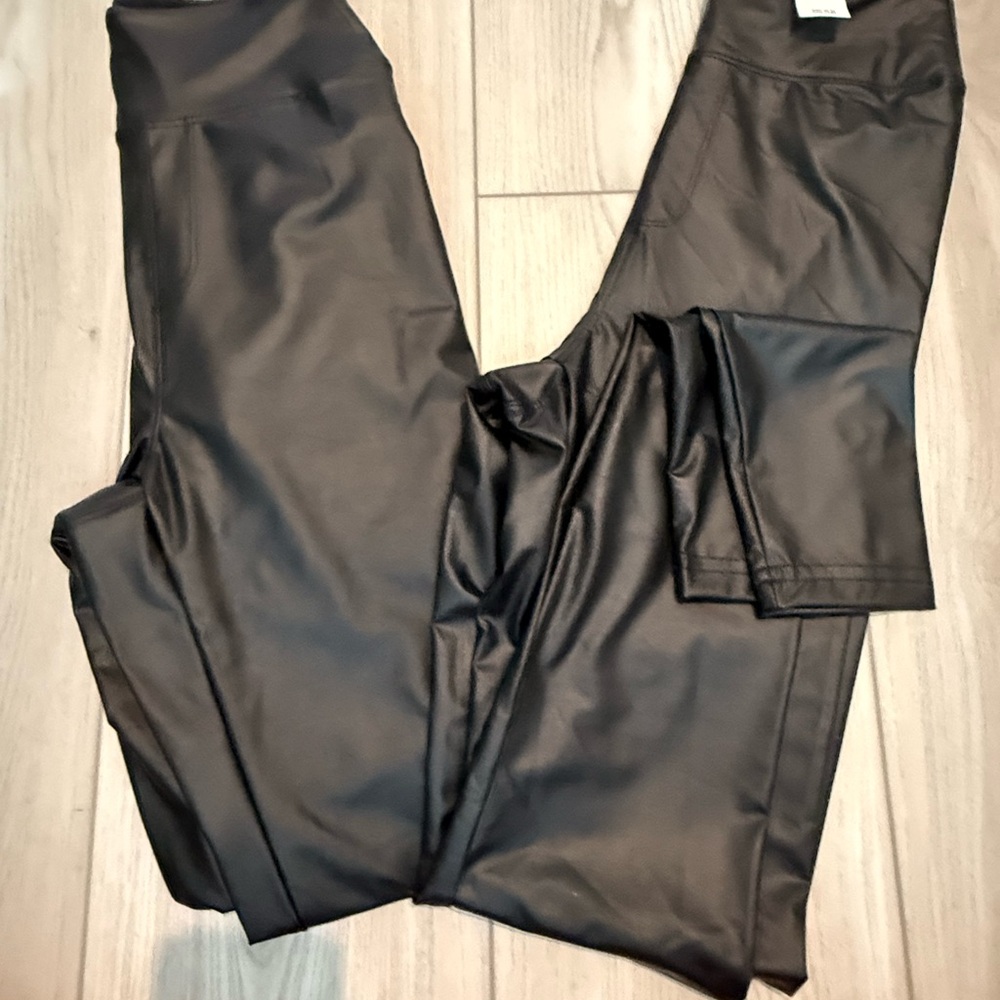 Aerie Black Leggings for Women - Picture 1 of 3